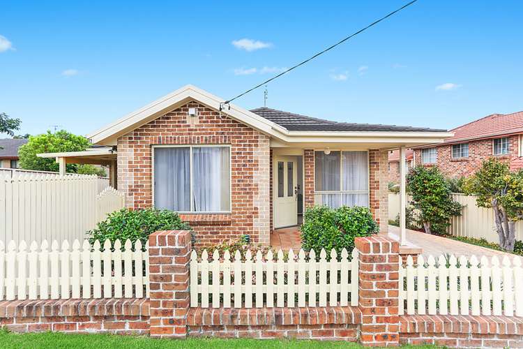 Third view of Homely villa listing, 1/17 William Street, Keiraville NSW 2500