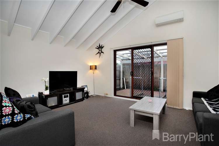 Third view of Homely unit listing, 2/5 Derwent Court, Gladstone Park VIC 3043