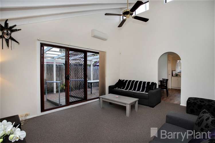 Fourth view of Homely unit listing, 2/5 Derwent Court, Gladstone Park VIC 3043