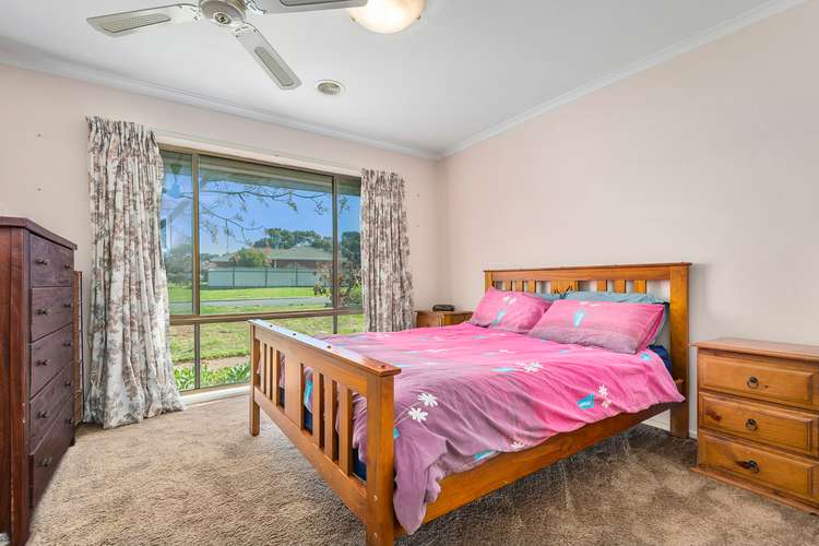 Sixth view of Homely house listing, 5 Cuddle Court, Bacchus Marsh VIC 3340