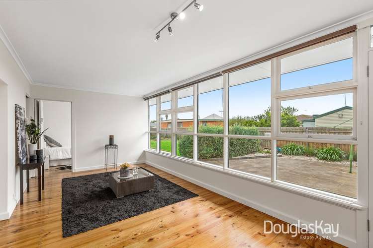 Main view of Homely unit listing, 2/33 King Edward Avenue, Albion VIC 3020