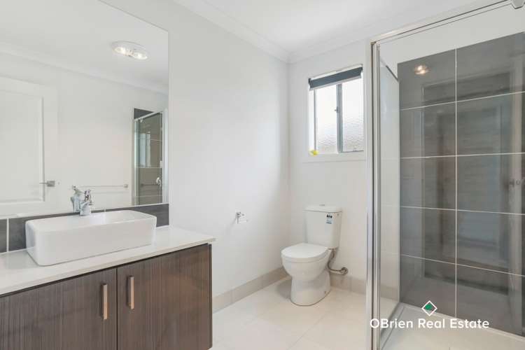 Fifth view of Homely house listing, 18 Genevieve Circuit, Cranbourne East VIC 3977