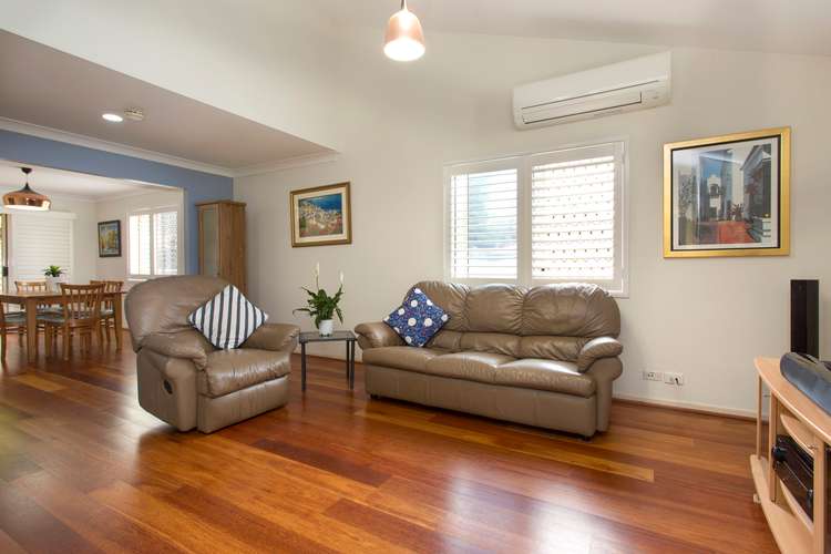 Fifth view of Homely house listing, 2 Vermeer Close, Mackenzie QLD 4156