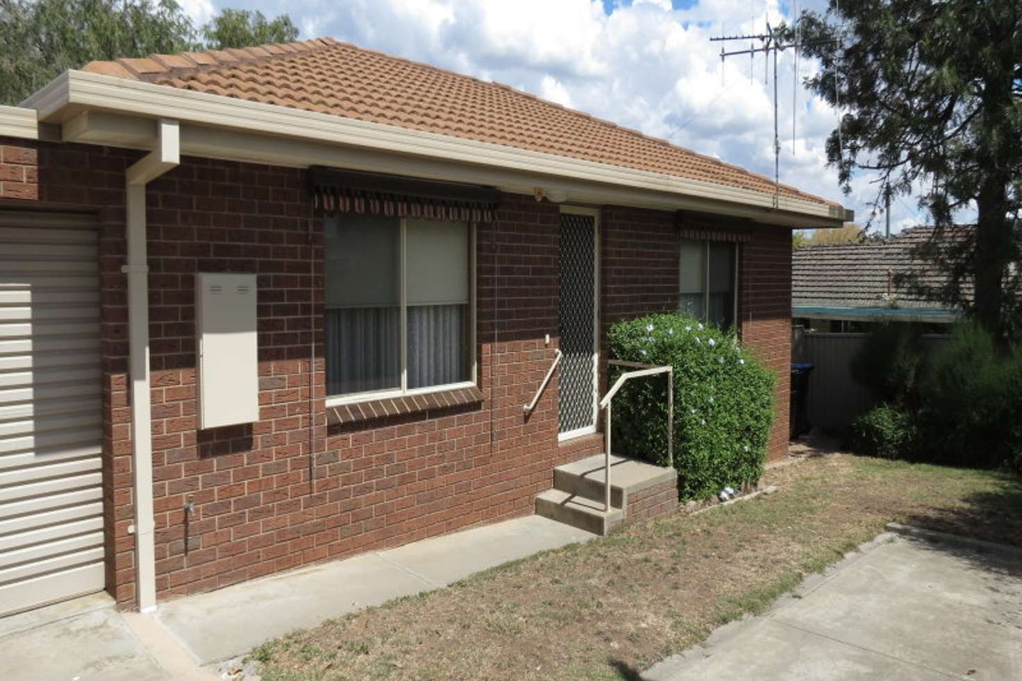 Main view of Homely unit listing, 2/164 Neale Street, Flora Hill VIC 3550