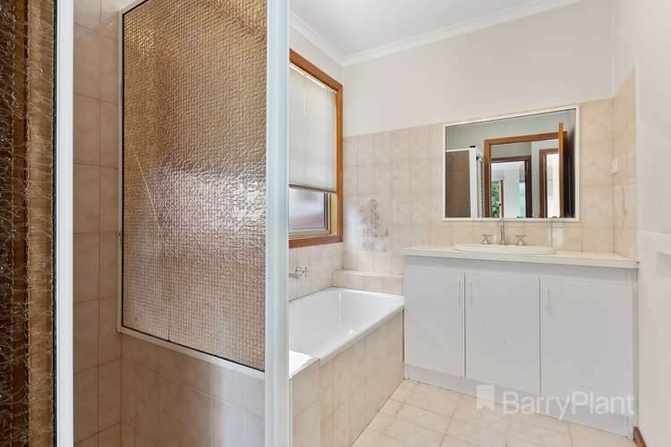 Fifth view of Homely unit listing, 1/39 Paringa Drive, St Albans VIC 3021