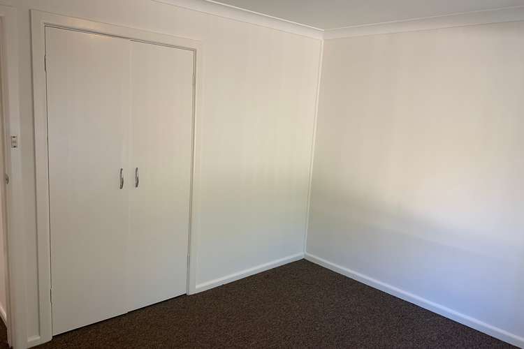 Fifth view of Homely unit listing, 2/33 Central Coast Highway, Gosford NSW 2250