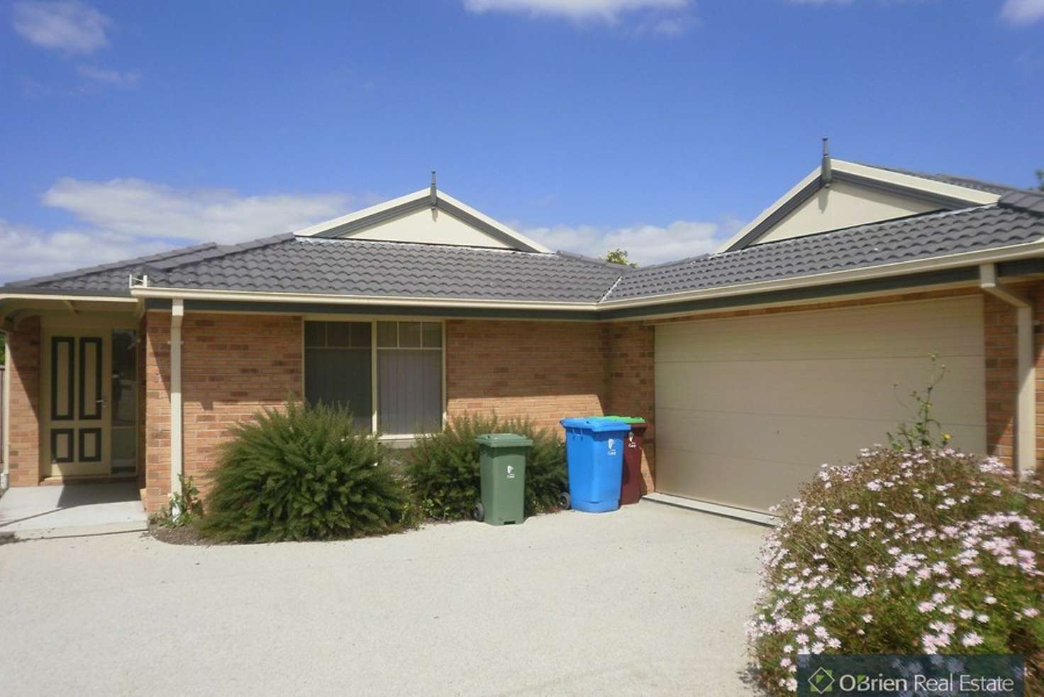 Main view of Homely unit listing, 4/23 Farnborough Way, Berwick VIC 3806