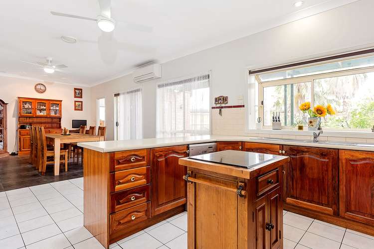 Fifth view of Homely house listing, 7 Hartwell Court, Werribee VIC 3030