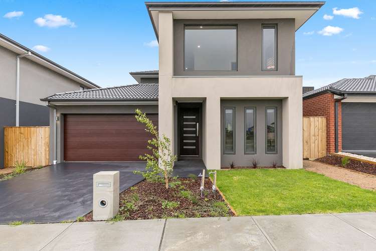 10 Owlcat Avenue, Clyde North VIC 3978