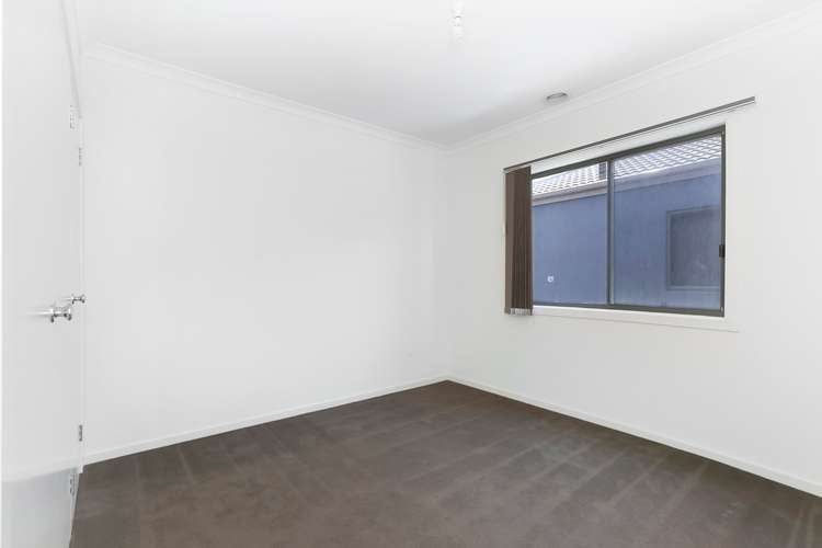 Fifth view of Homely house listing, 286 The Lakes Boulevard, South Morang VIC 3752