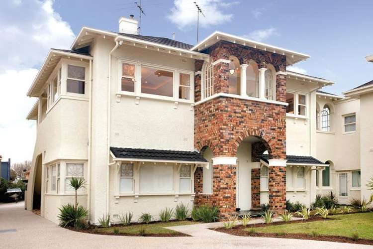 Main view of Homely townhouse listing, 10/19-21 Ormond Esplanade, Elwood VIC 3184