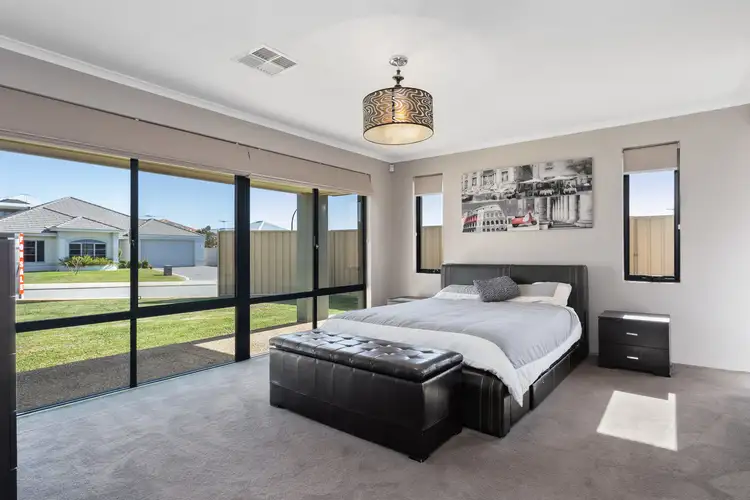 15 Peregrine Circle