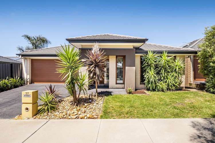 37 Karabair Street, Clyde North VIC 3978