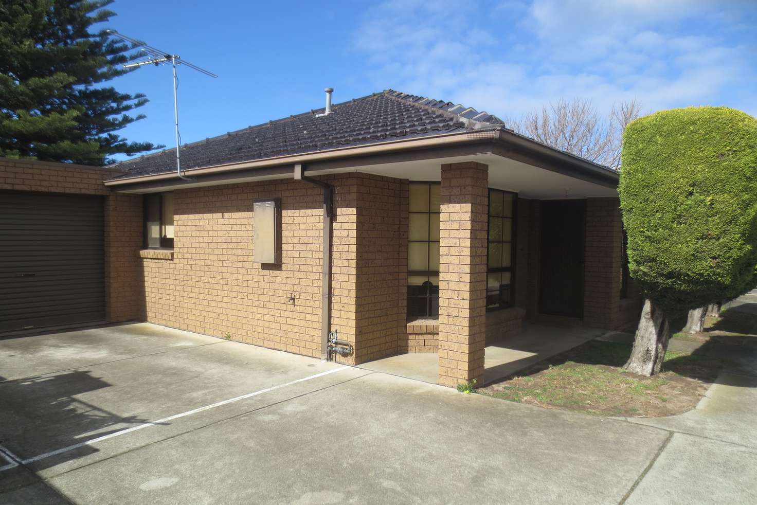 Main view of Homely unit listing, 2/4-6 Bracken Grove, Altona VIC 3018