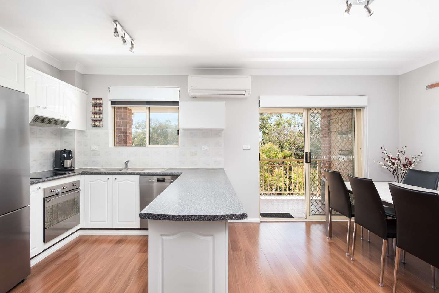 Main view of Homely unit listing, 23/16-24 Oxford Street, Sutherland NSW 2232