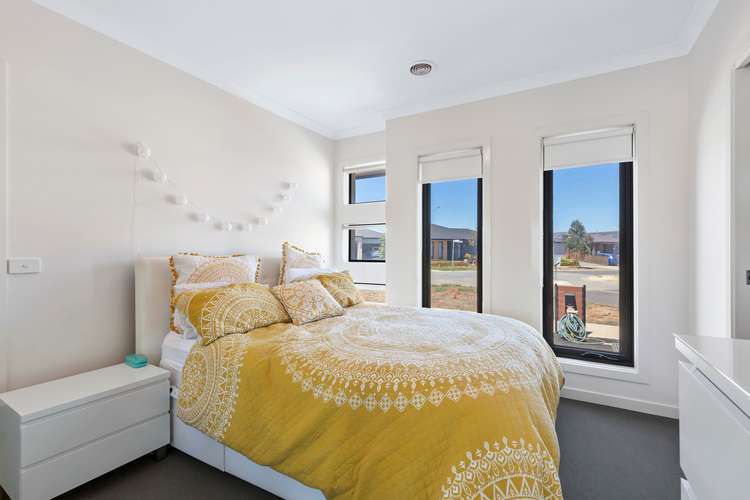 Fifth view of Homely unit listing, 2/15 Jardine (2 Portofino Crescent) Drive, Fraser Rise VIC 3336