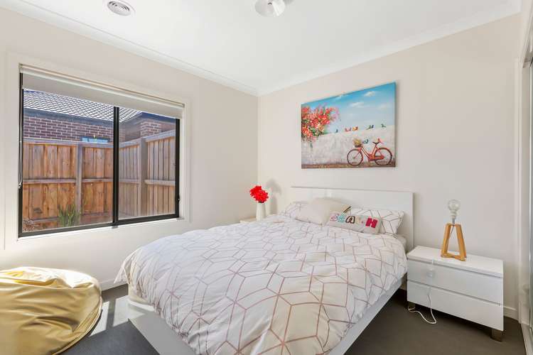 Seventh view of Homely unit listing, 2/15 Jardine (2 Portofino Crescent) Drive, Fraser Rise VIC 3336