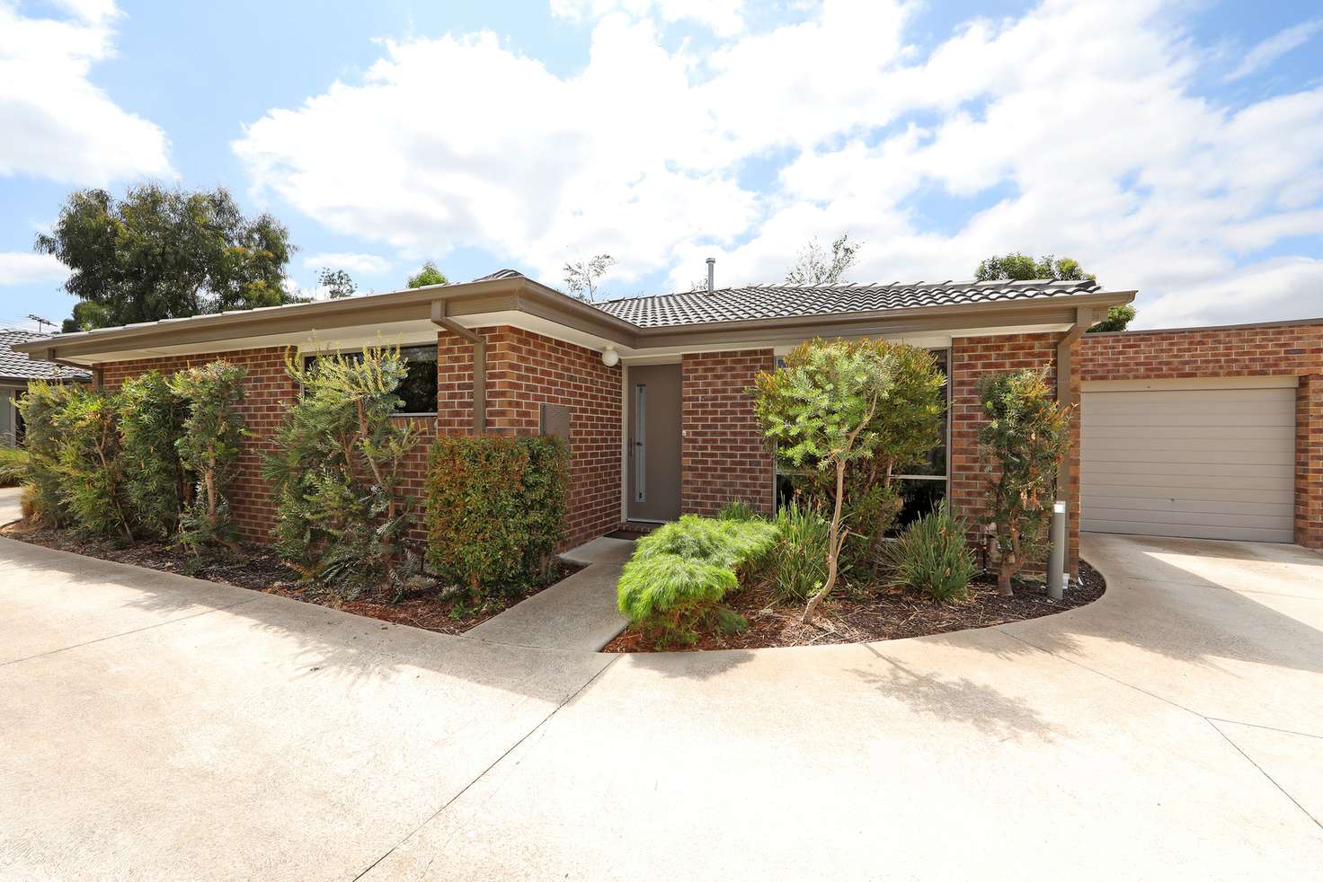 Main view of Homely townhouse listing, 2/44 Willow Avenue, Rowville VIC 3178