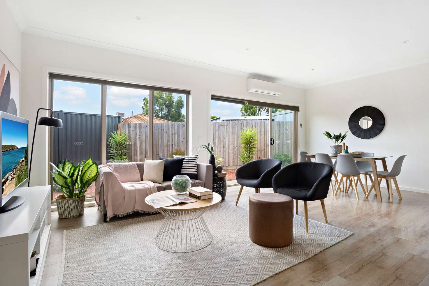 Main view of Homely unit listing, 2/5 Royston Close, Mill Park VIC 3082