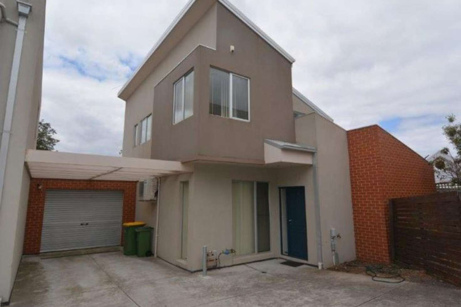 Main view of Homely townhouse listing, 2/2 Bellairs Avenue, Seddon VIC 3011