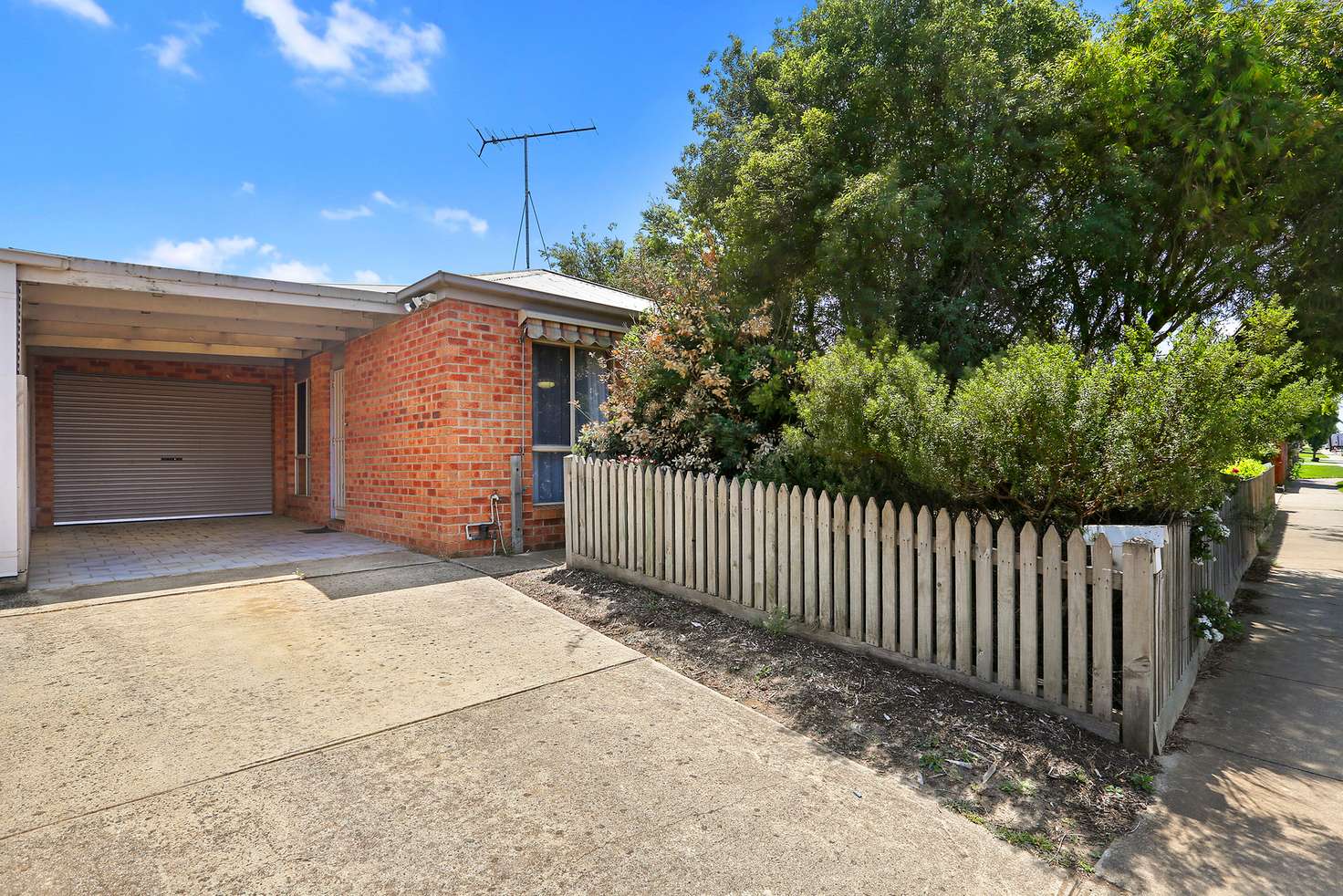 Main view of Homely unit listing, 2/168 Thornhill Road, Highton VIC 3216