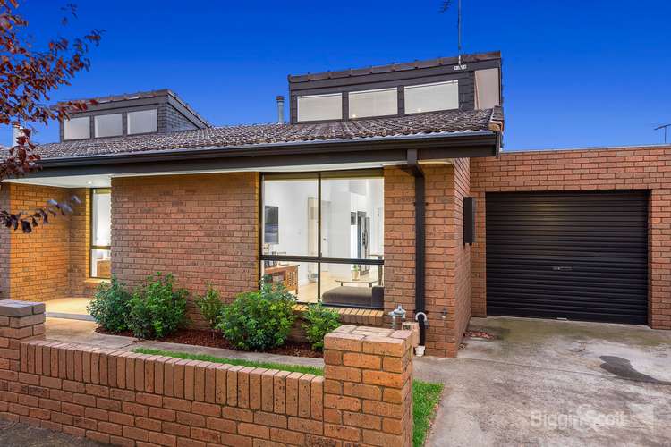 Main view of Homely unit listing, 2/102 The Avenue, Spotswood VIC 3015
