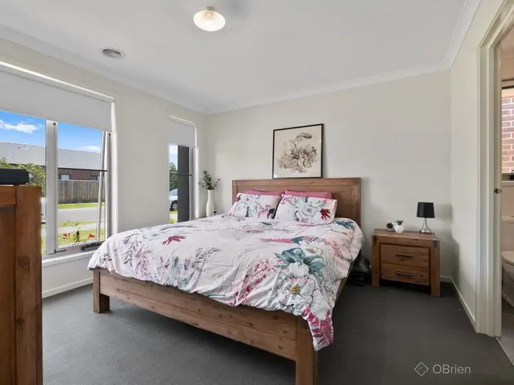 Second view of Homely house listing, 5 Atherton Way, Cranbourne West VIC 3977