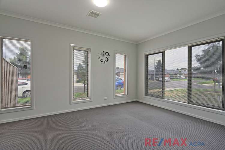 Fourth view of Homely house listing, 2 Shaheen Court, Werribee VIC 3030
