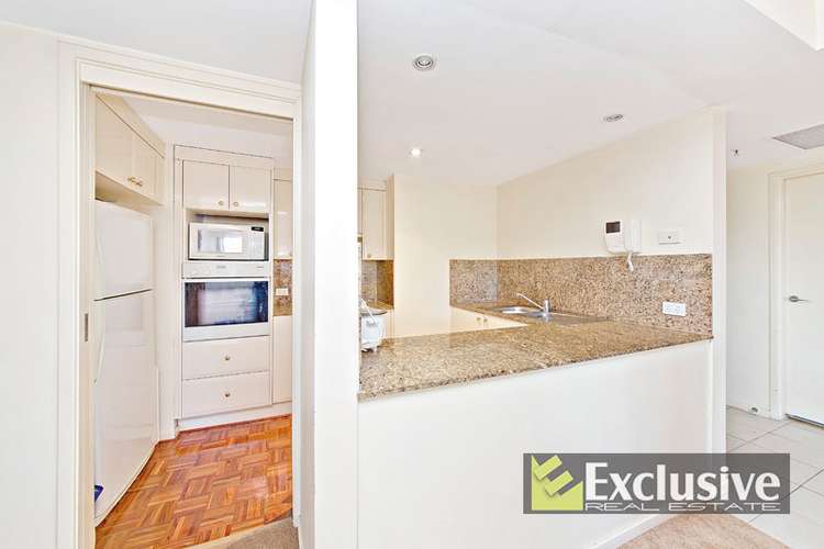 Third view of Homely apartment listing, 605/28 Harbour Street, Sydney NSW 2000