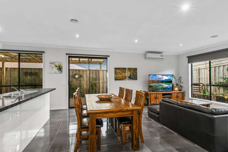 Fifth view of Homely house listing, 4 Alluvian Way, Carrum Downs VIC 3201