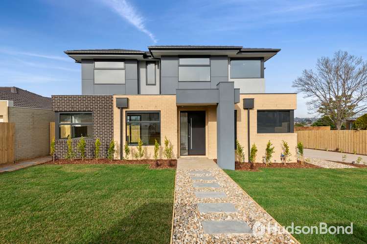 Main view of Homely townhouse listing, 1/8 Nirvana Crescent, Bulleen VIC 3105