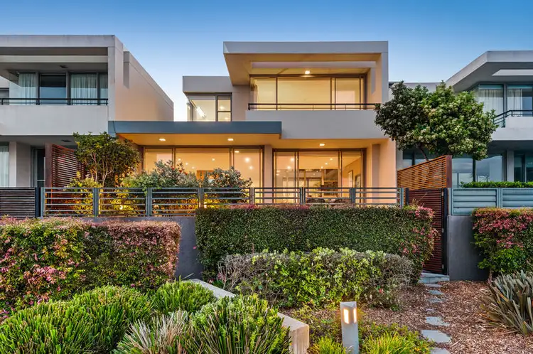 8 Regatta Way