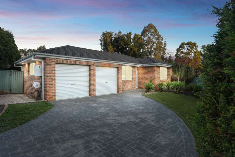 11 Stephenson Place, Currans Hill NSW 2567