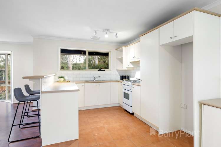 Fourth view of Homely house listing, 8 Robern Parade, Viewbank VIC 3084