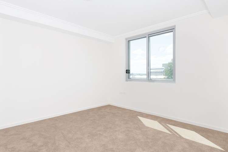 Fourth view of Homely unit listing, 210/3 Weston Street, Rosehill NSW 2142