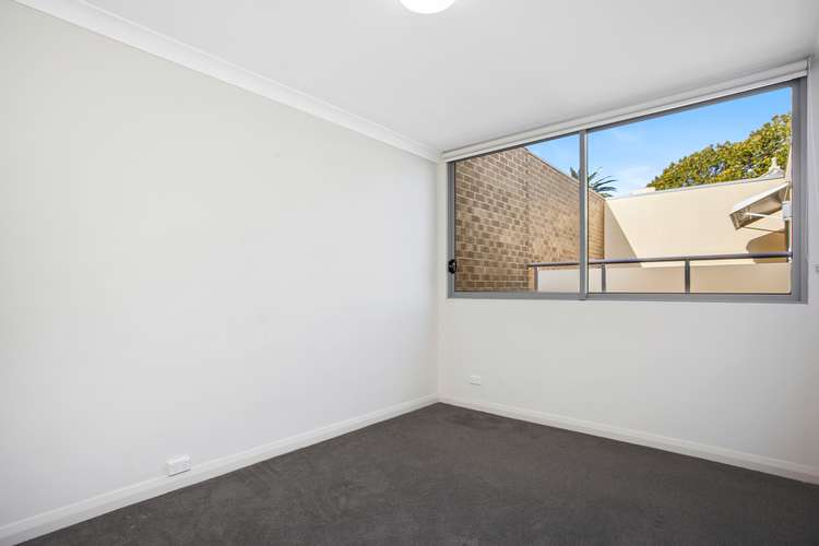 Fifth view of Homely apartment listing, 2/4 Market Lane, Manly NSW 2095