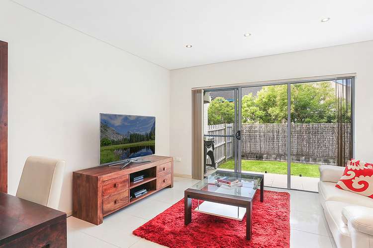 Third view of Homely apartment listing, 4/21 Gulliver Street, Brookvale NSW 2100