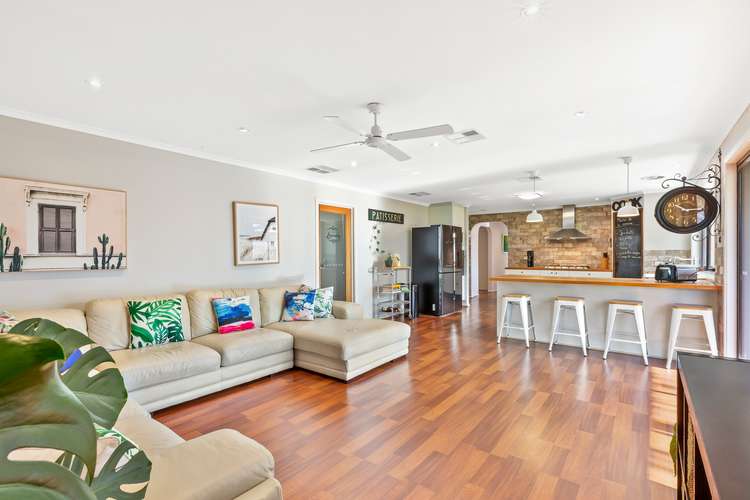 Main view of Homely house listing, 4 Nash Court, Keilor Downs VIC 3038