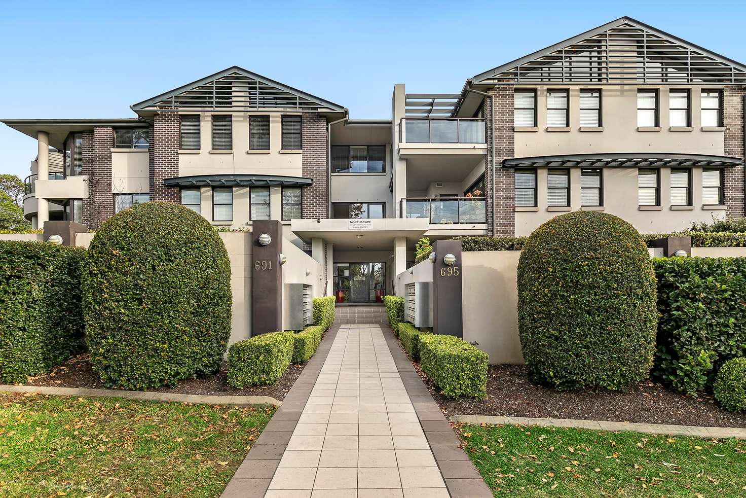 Main view of Homely unit listing, 17/691-695 Warringah Road, Forestville NSW 2087