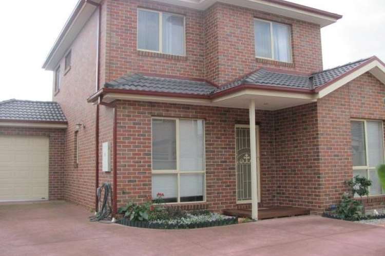 Main view of Homely house listing, 2/17 Avondale Avenue, St Albans VIC 3021