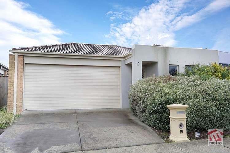 Main view of Homely house listing, 19 Central Avenue, Pakenham VIC 3810