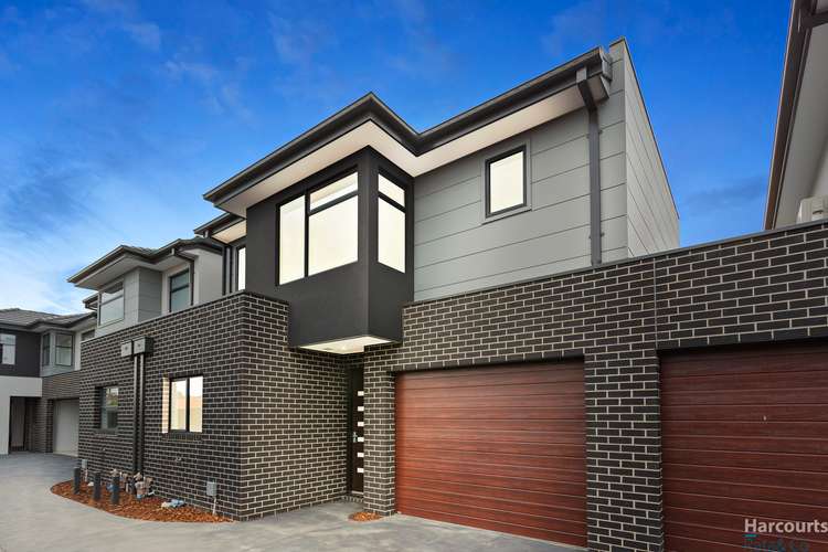Main view of Homely townhouse listing, 2/22 Curtin Avenue, Lalor VIC 3075