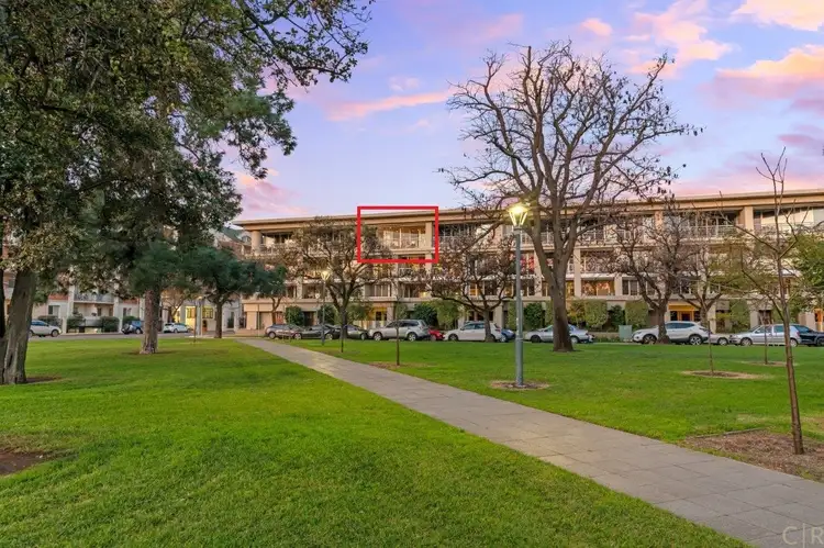 6B/2-6 Hurtle Square