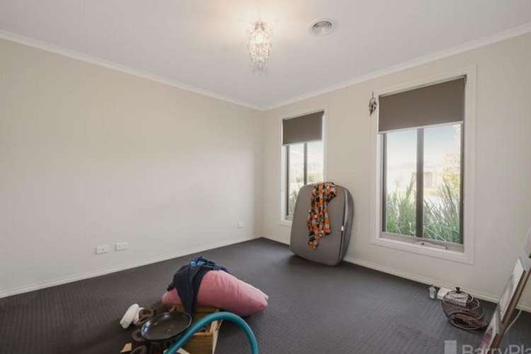 Fifth view of Homely house listing, 3 Loz Court, Pakenham VIC 3810