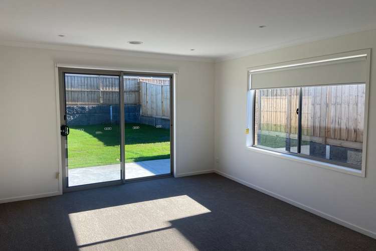 Fifth view of Homely house listing, 116 Willandra Circuit, Warragul VIC 3820