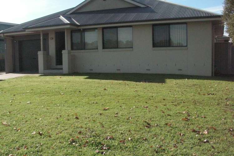 Main view of Homely townhouse listing, 1/358 Townsend Street, Albury NSW 2640