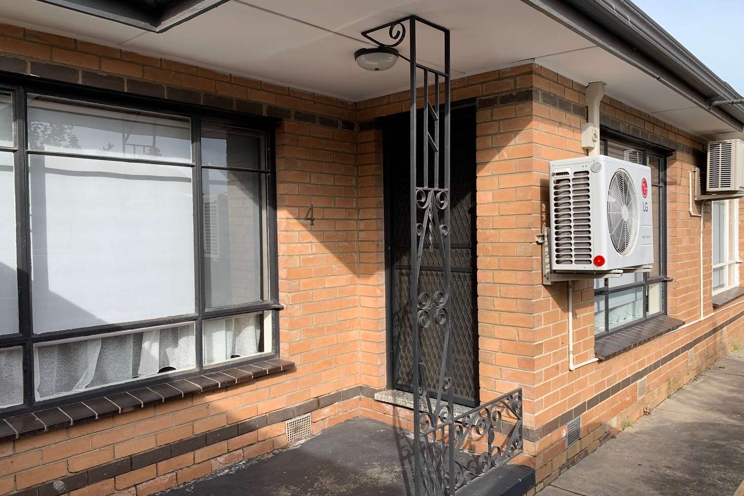 Main view of Homely unit listing, 4/2 Alexandra Avenue, Sunshine VIC 3020