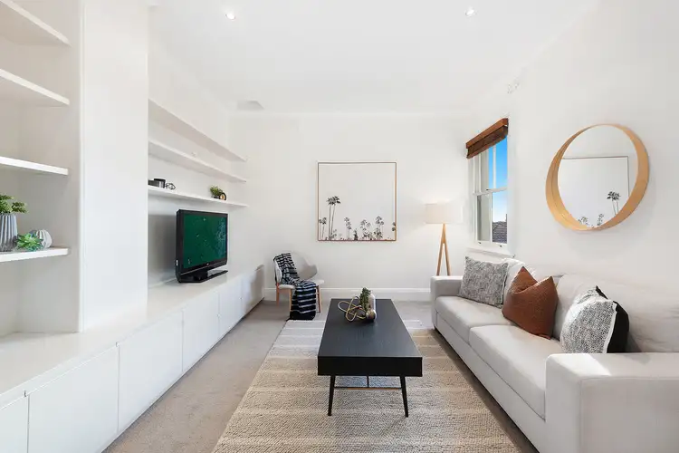 12A/2 Amherst Street