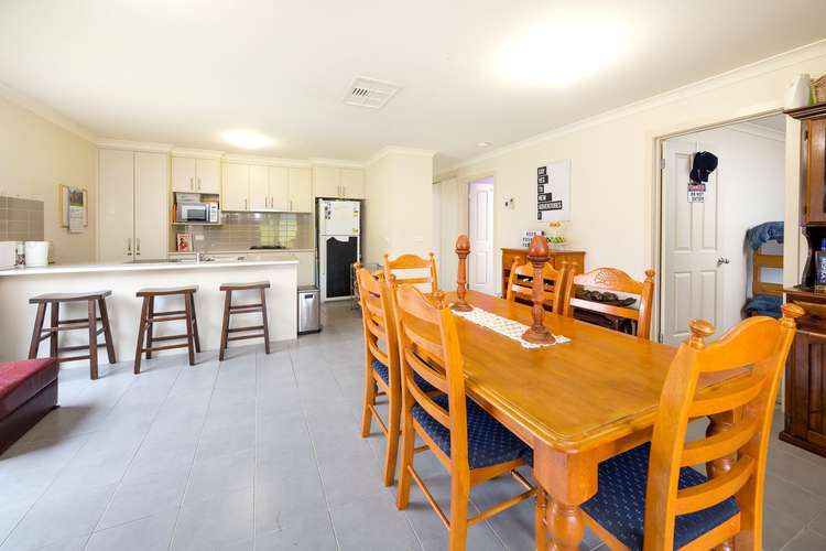 Fourth view of Homely house listing, 2 Jells Court, Wodonga VIC 3690