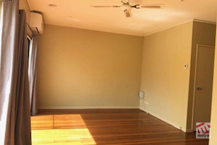 Fourth view of Homely apartment listing, 2/3 Mill Park Drive, Mill Park VIC 3082